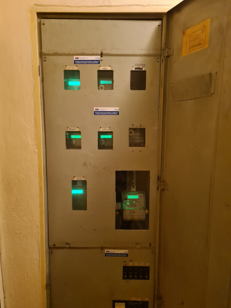 V08r